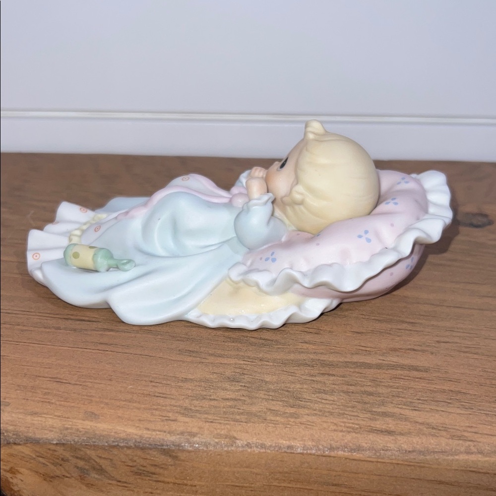Vintage 1999 Precious Moments by Enesco “Dedicated To God” Baby Figurine - Picture 6 of 16